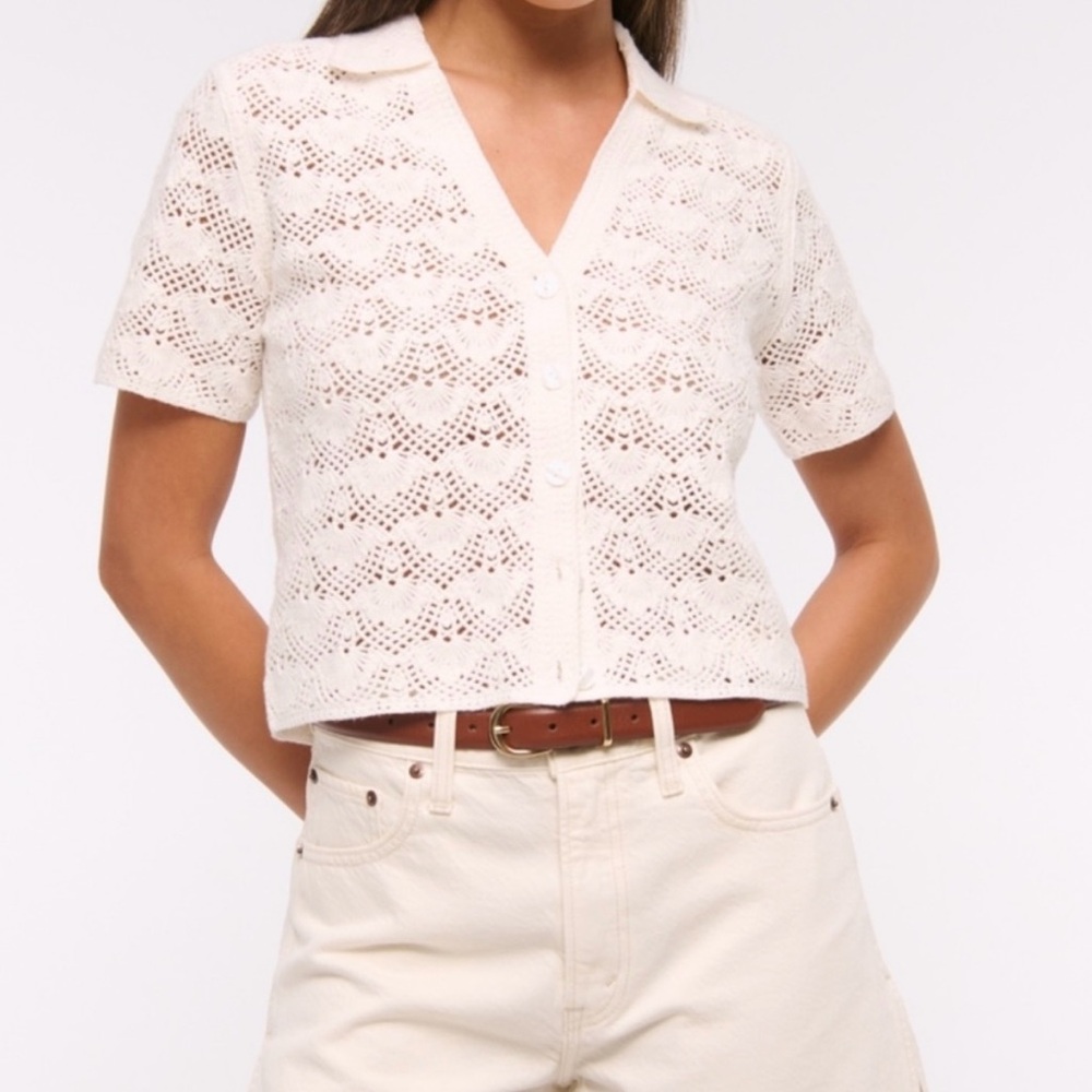 NWT Abercrombie Women’s Short Sleeve Crochet Style Polo Cream Small
